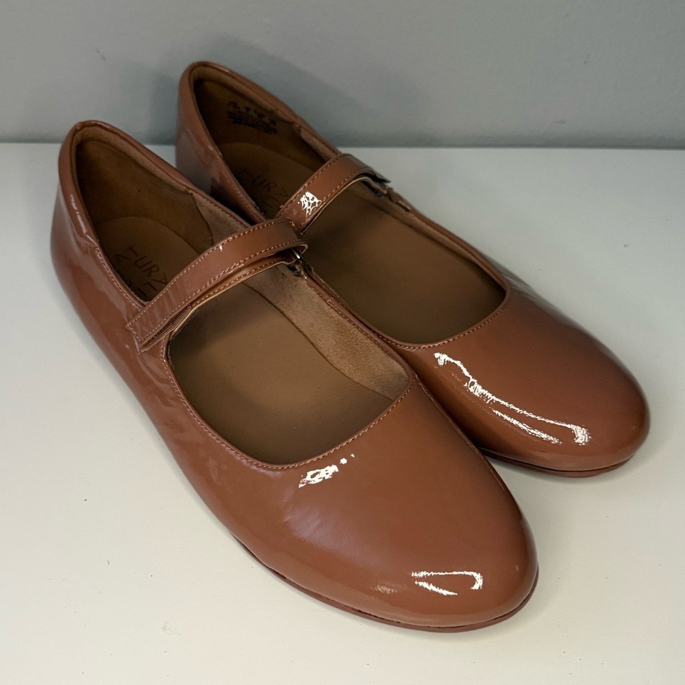 Naturalizer Maxwell Mary Jane Flats sz. 8.5 Never Worn!